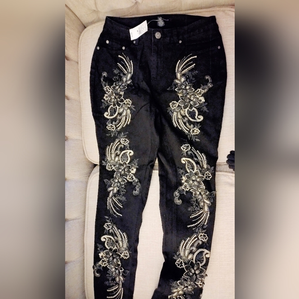 Ashley Stewart Jeans Womens Size 12 Black Stretch Denim, Floral Applique Front